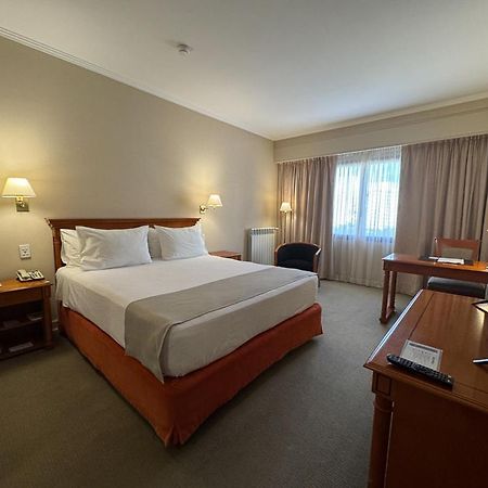 Austral Plaza Hotel Комодоро Ривадавия Екстериор снимка