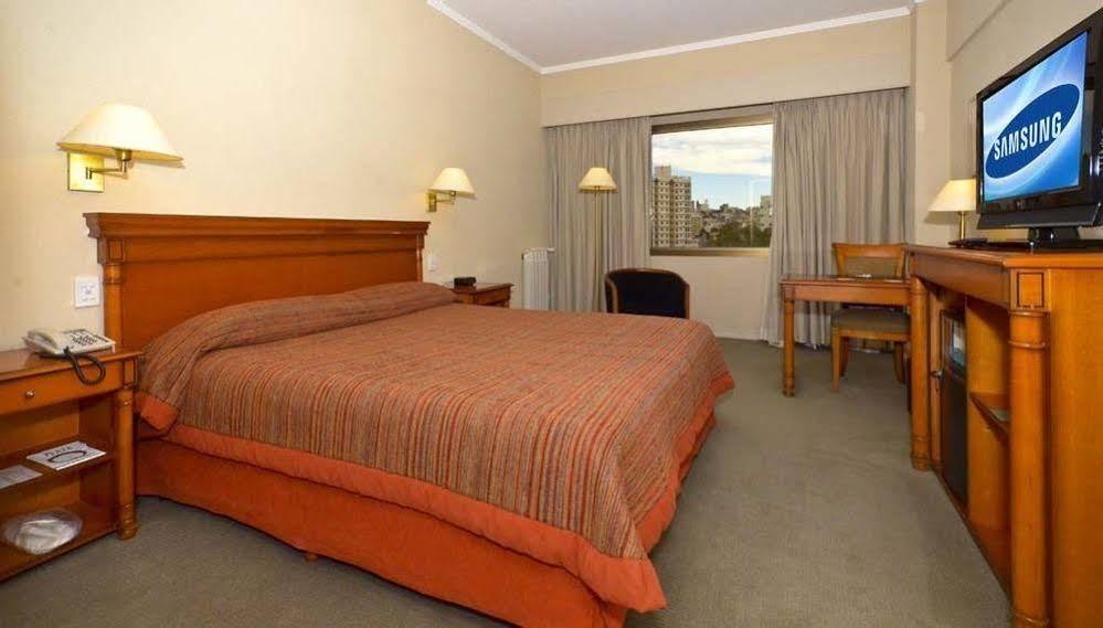 Austral Plaza Hotel Комодоро Ривадавия Екстериор снимка